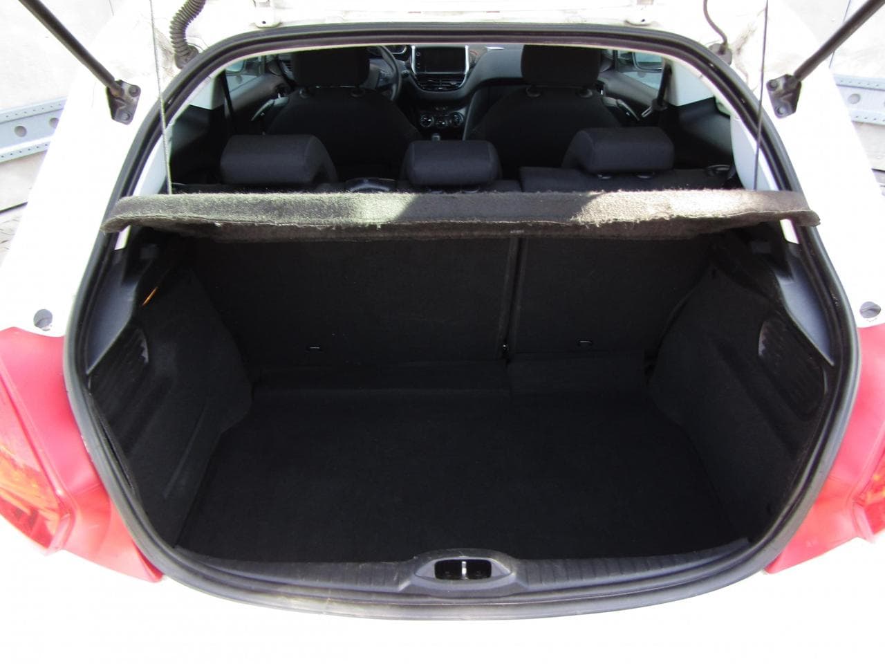 2012 Peugeot 208 - 7