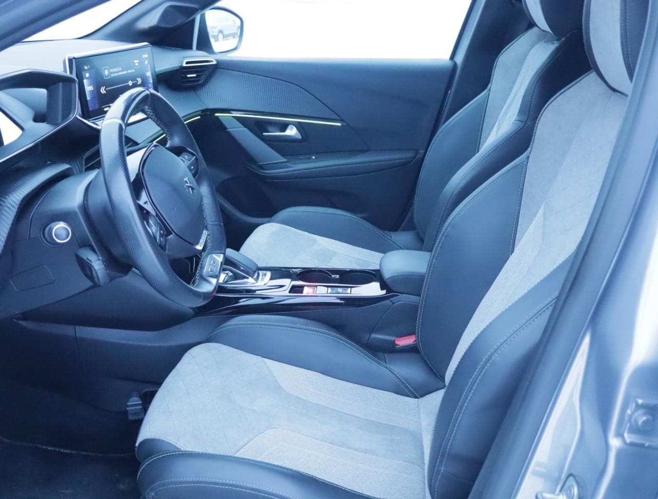2020 Peugeot 208 - 16