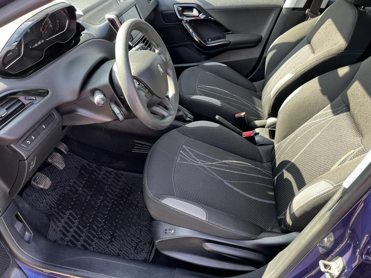 2014 Peugeot 208 - 9
