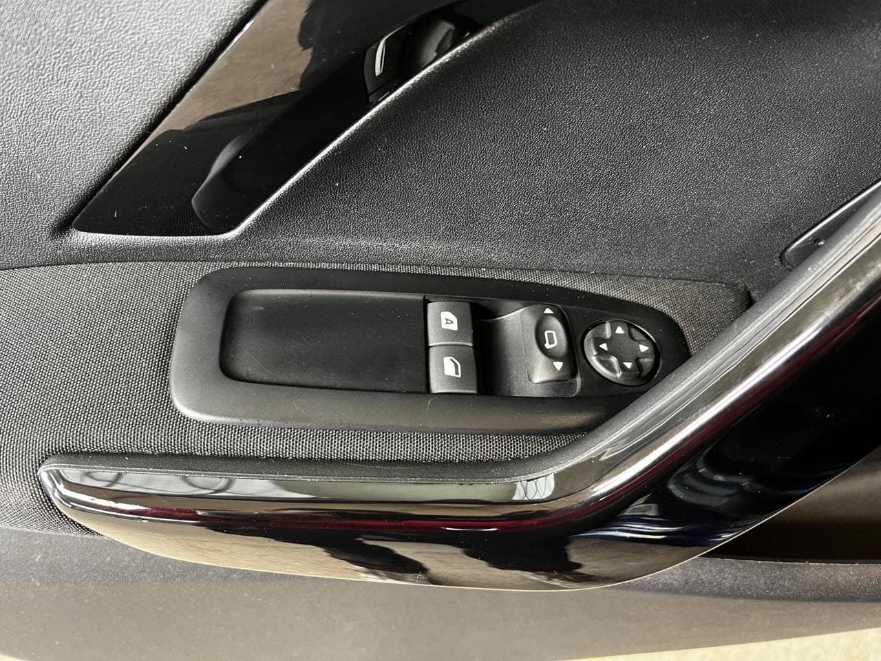 2014 Peugeot 208 - 12