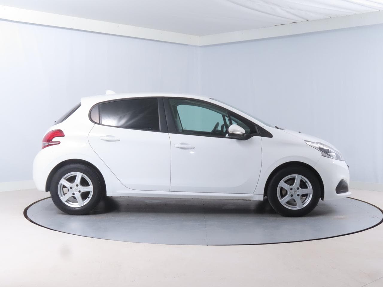 2017 Peugeot 208 - 8