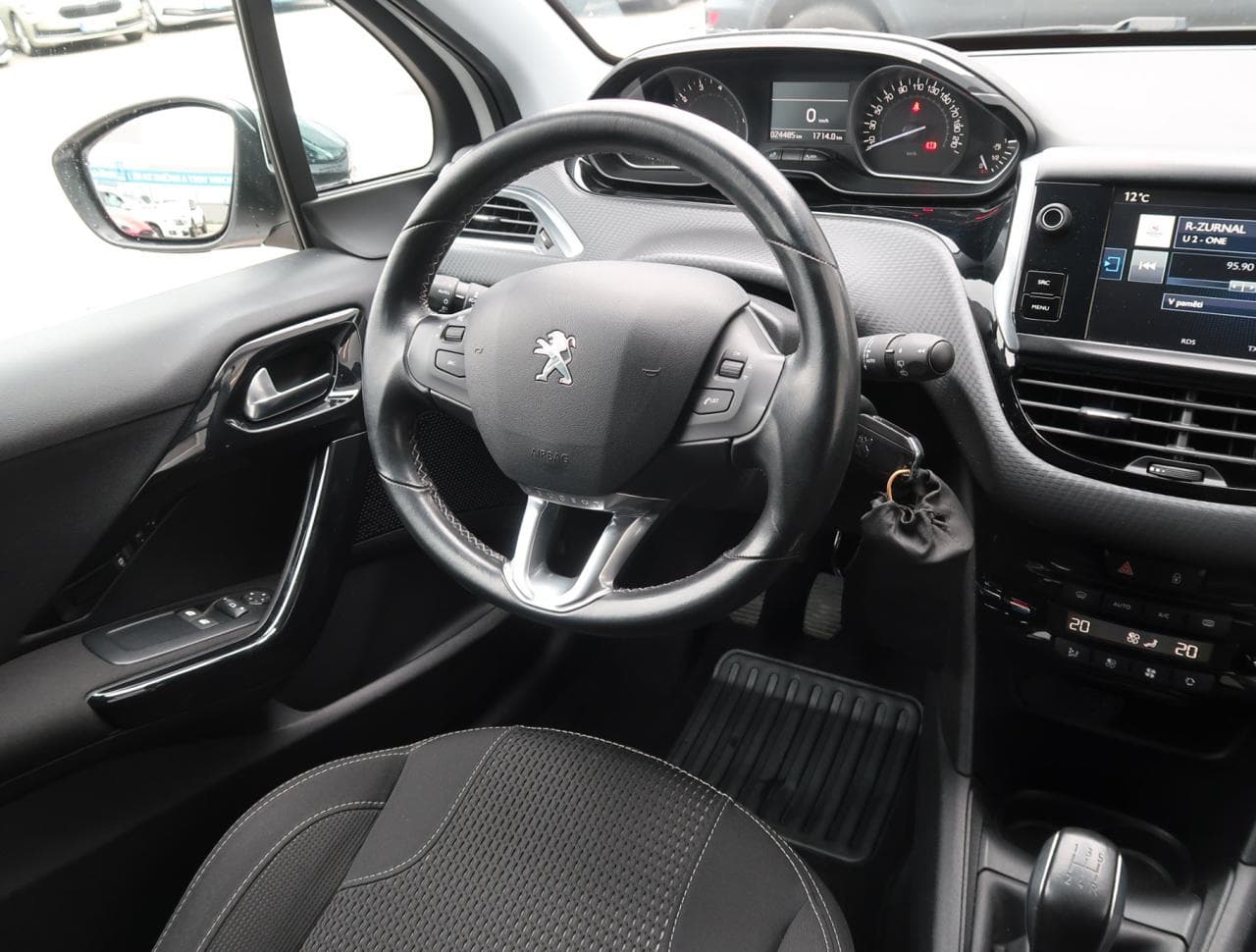 2017 Peugeot 208 - 9