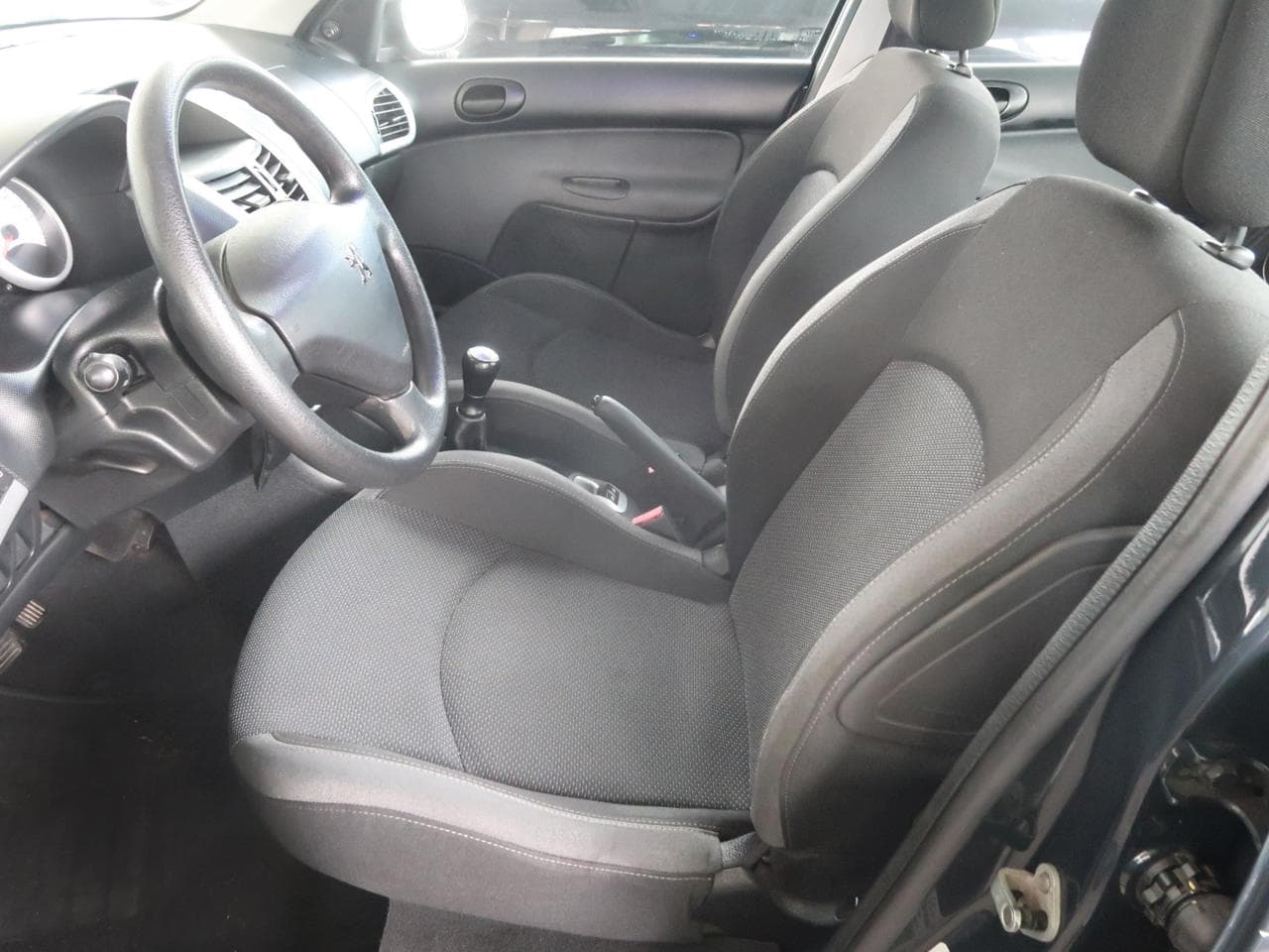 2009 Peugeot 206 - 29