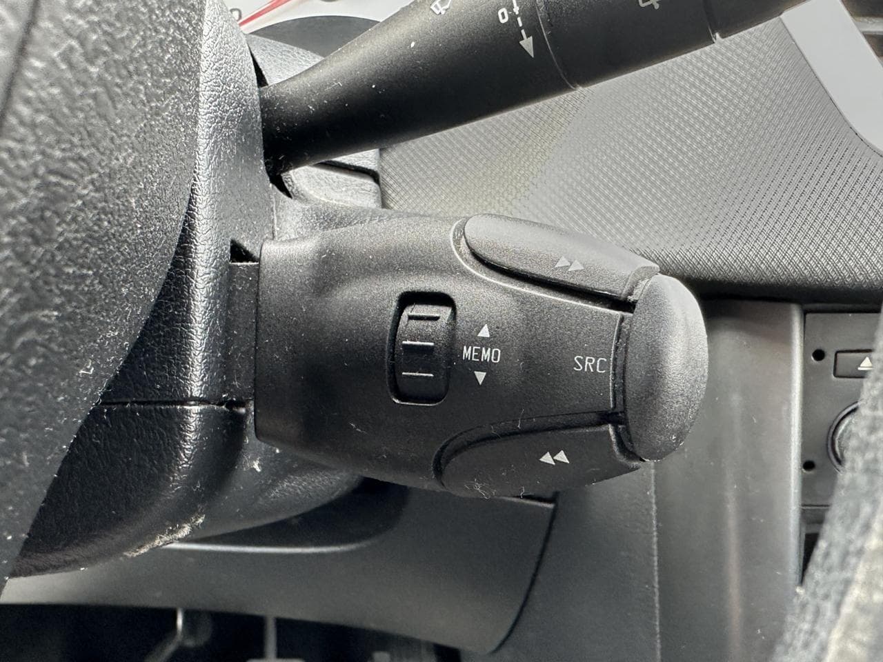2010 Peugeot 207 - 25