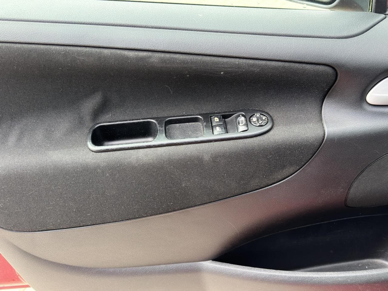 2010 Peugeot 207 - 20