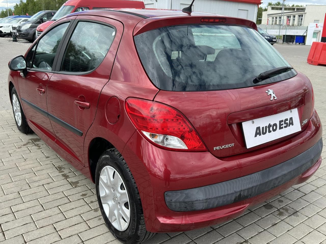 2010 Peugeot 207 - 7
