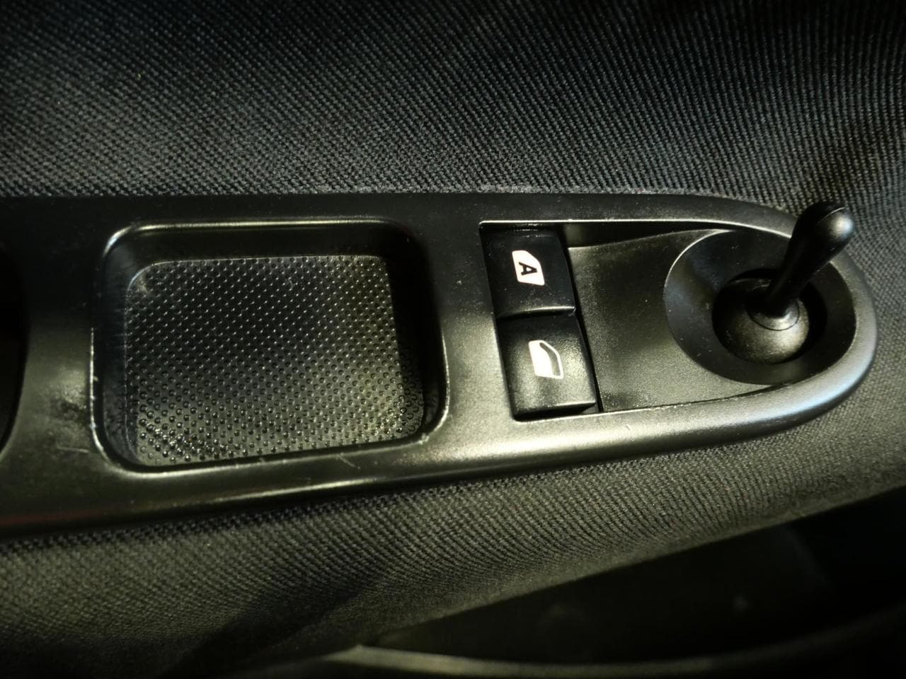 2008 Peugeot 207 - 26