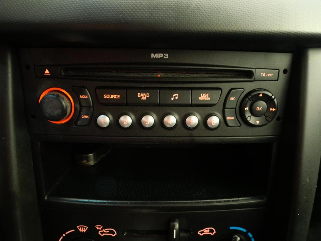 2008 Peugeot 207 - 28