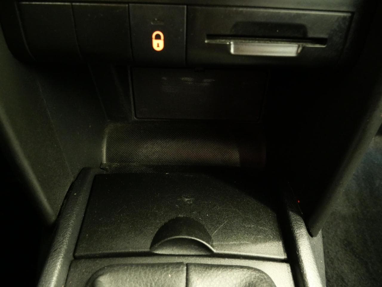 2008 Peugeot 207 - 31