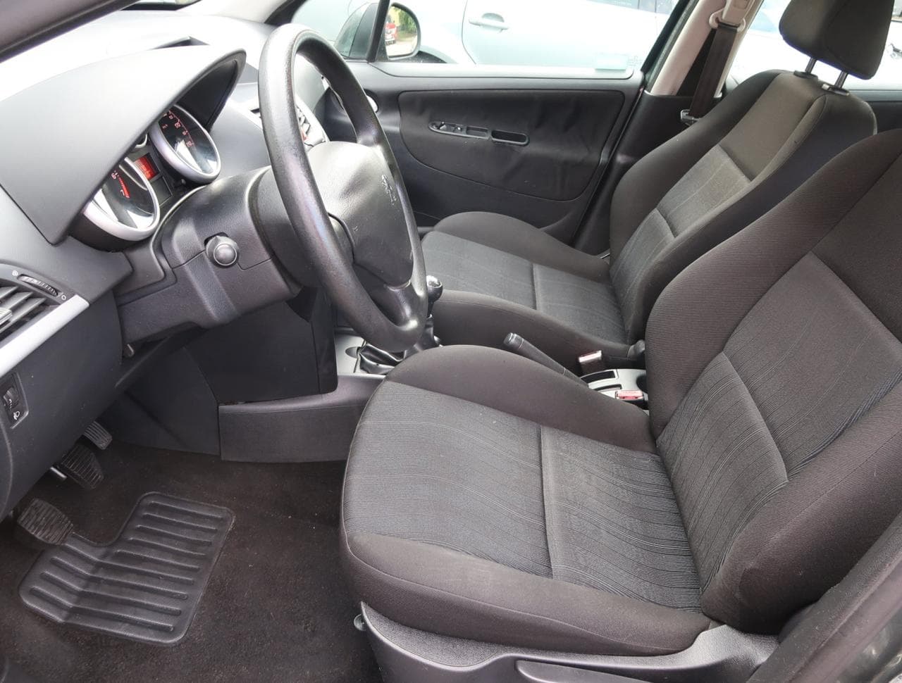 2008 Peugeot 207 - 16