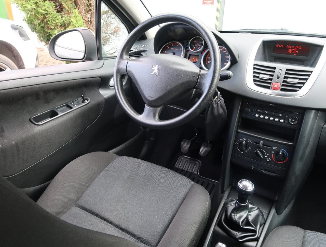 2008 Peugeot 207 - 9