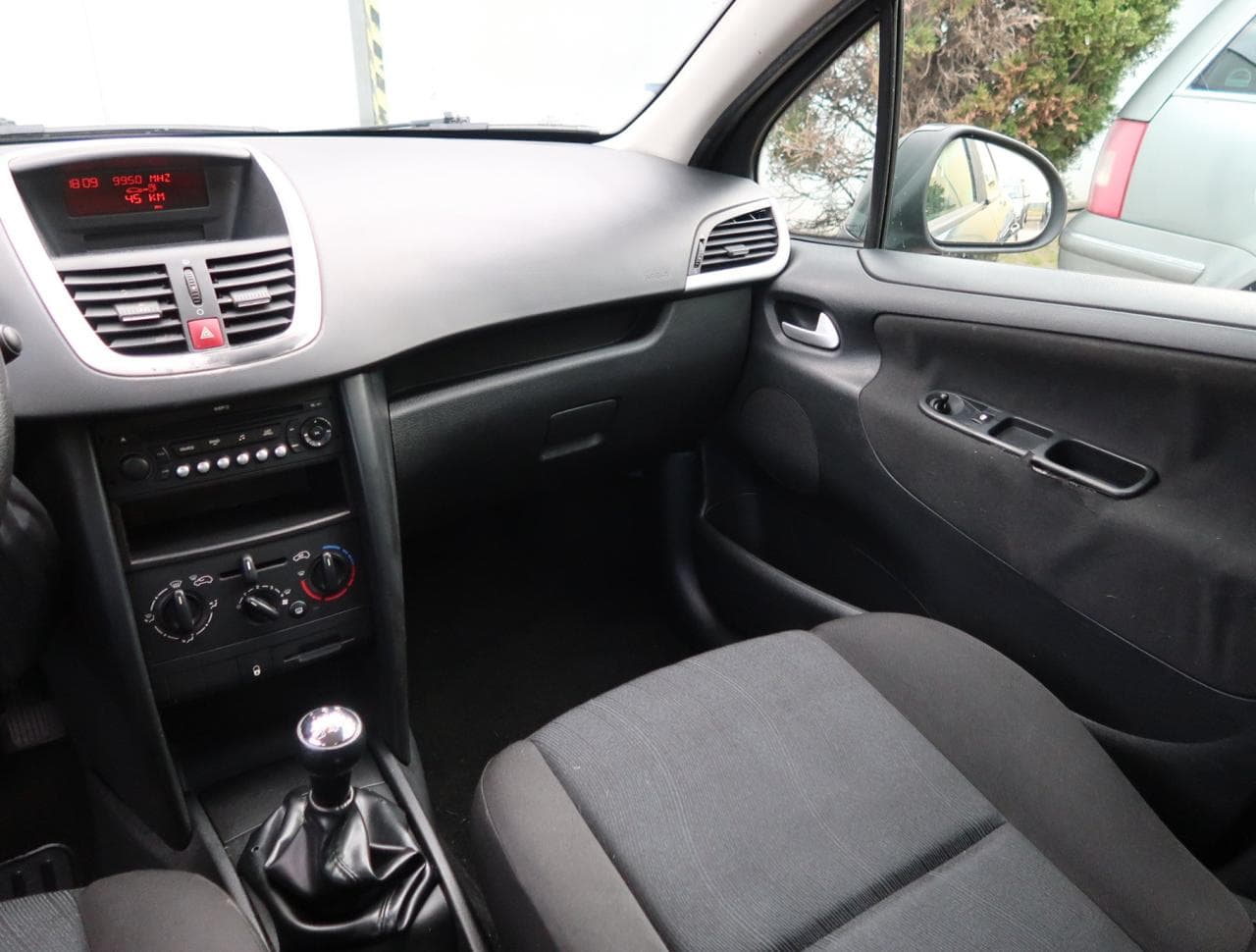 2008 Peugeot 207 - 11