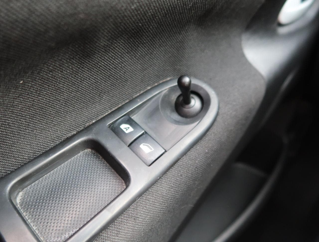 2008 Peugeot 207 - 20