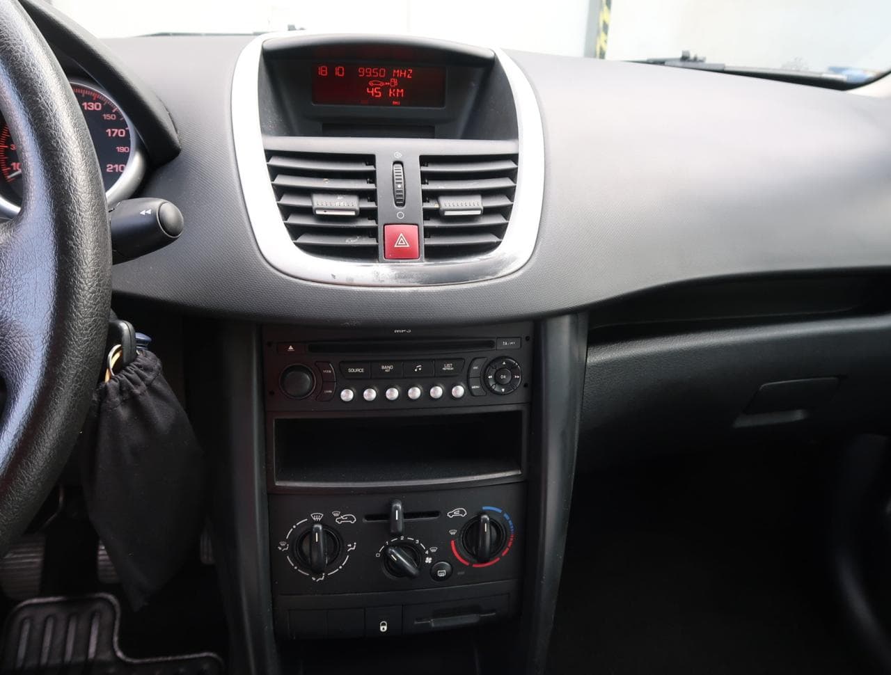 2008 Peugeot 207 - 18