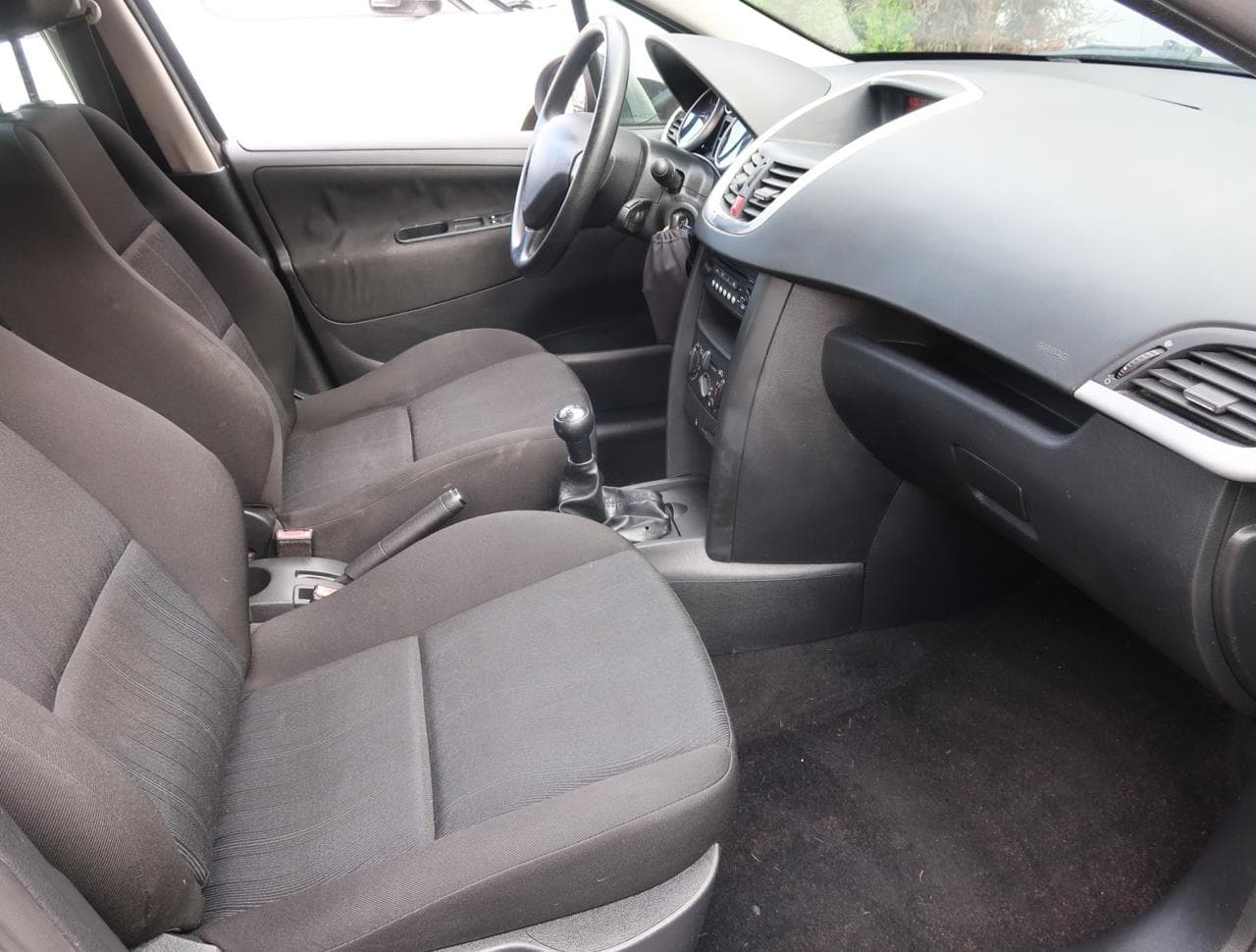 2008 Peugeot 207 - 12