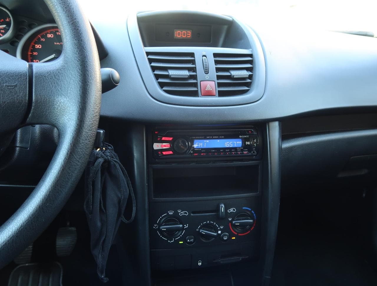 2007 Peugeot 207 - 18