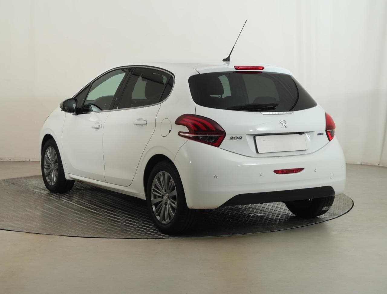 2017 Peugeot 208 - 5