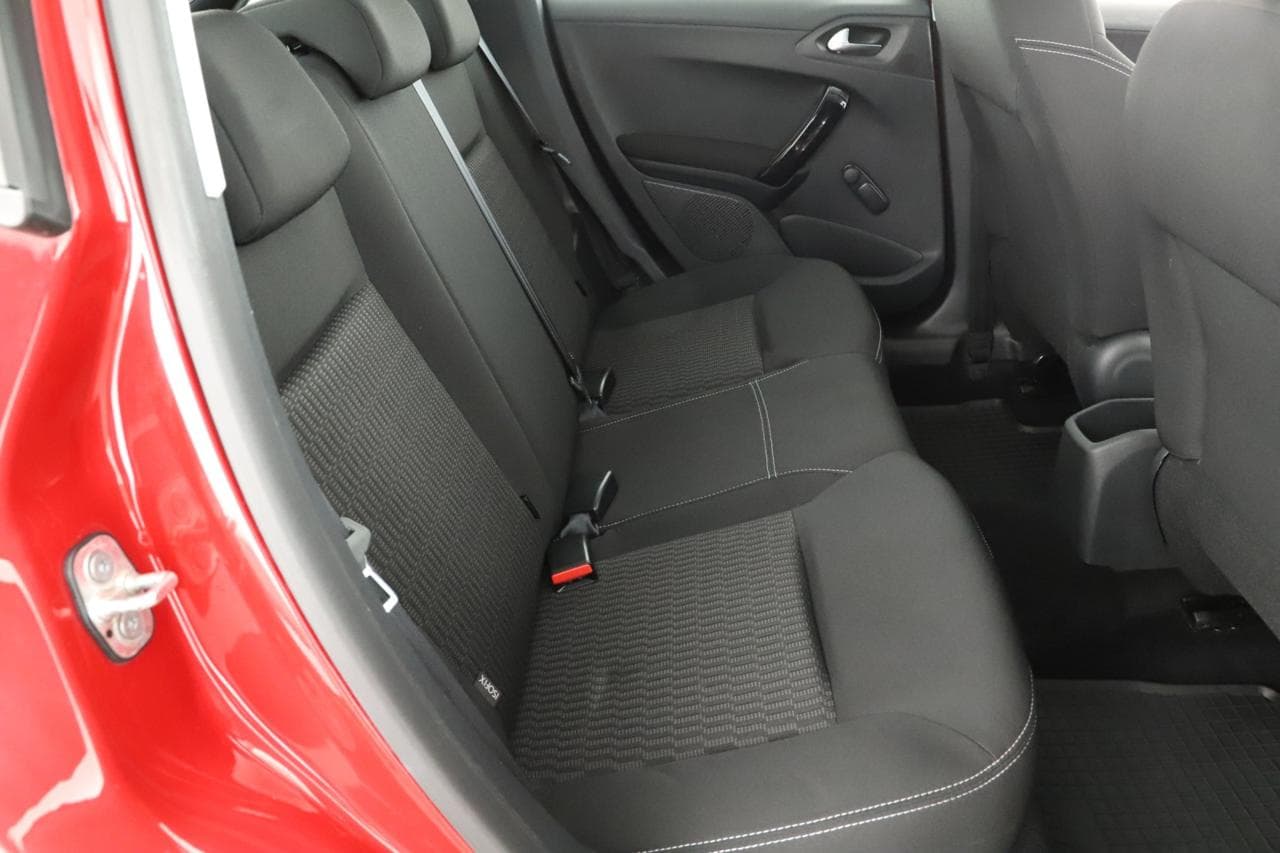 2018 Peugeot 208 - 17