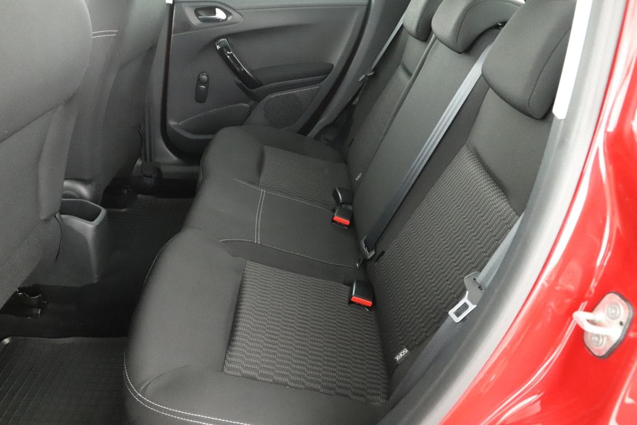 2018 Peugeot 208 - 19