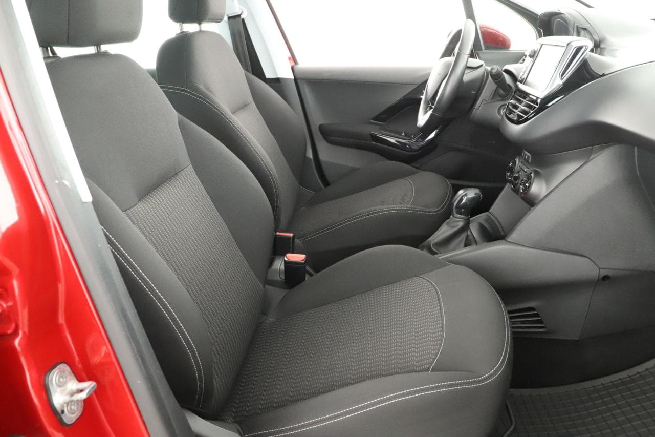 2018 Peugeot 208 - 15