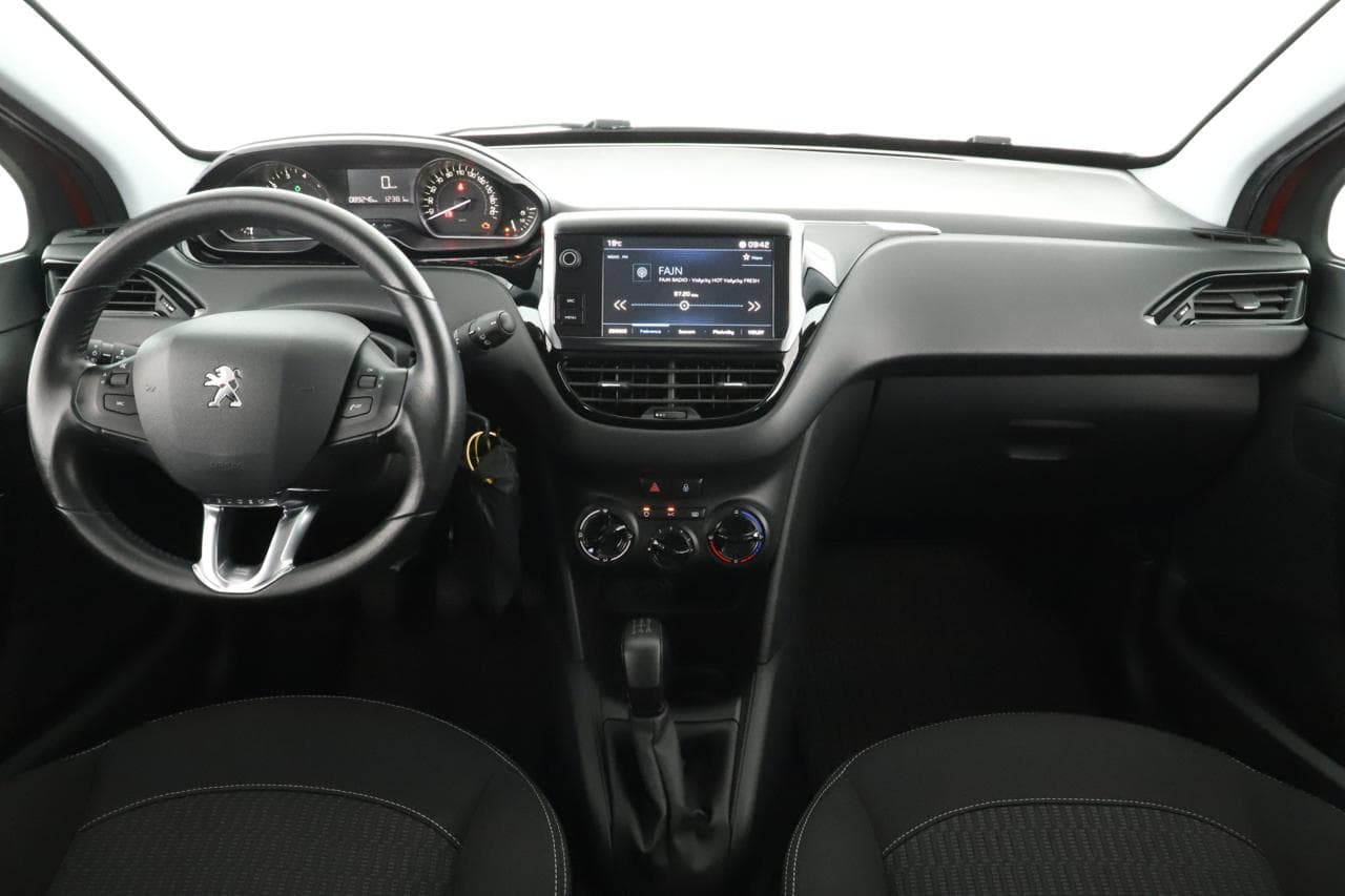 2018 Peugeot 208 - 13