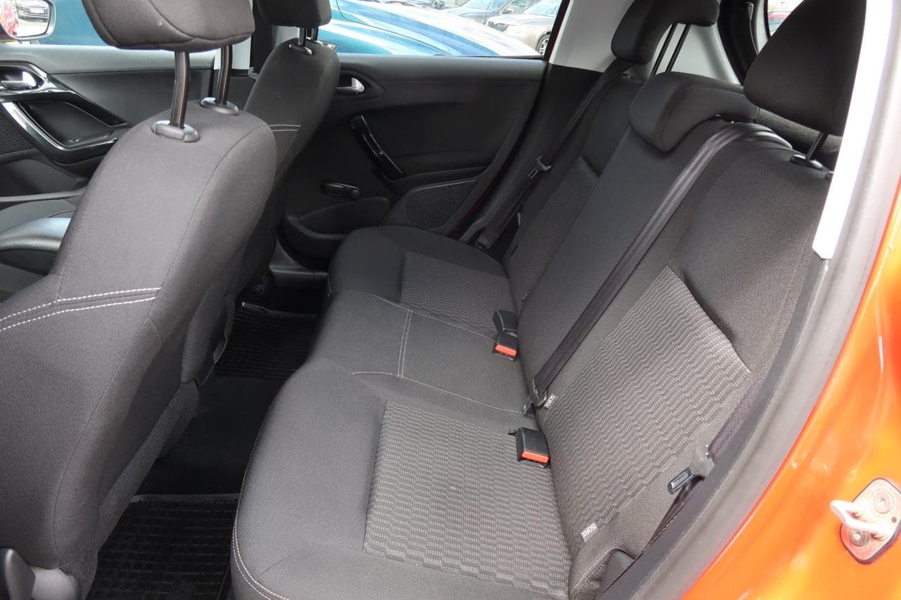 2016 Peugeot 208 - 17