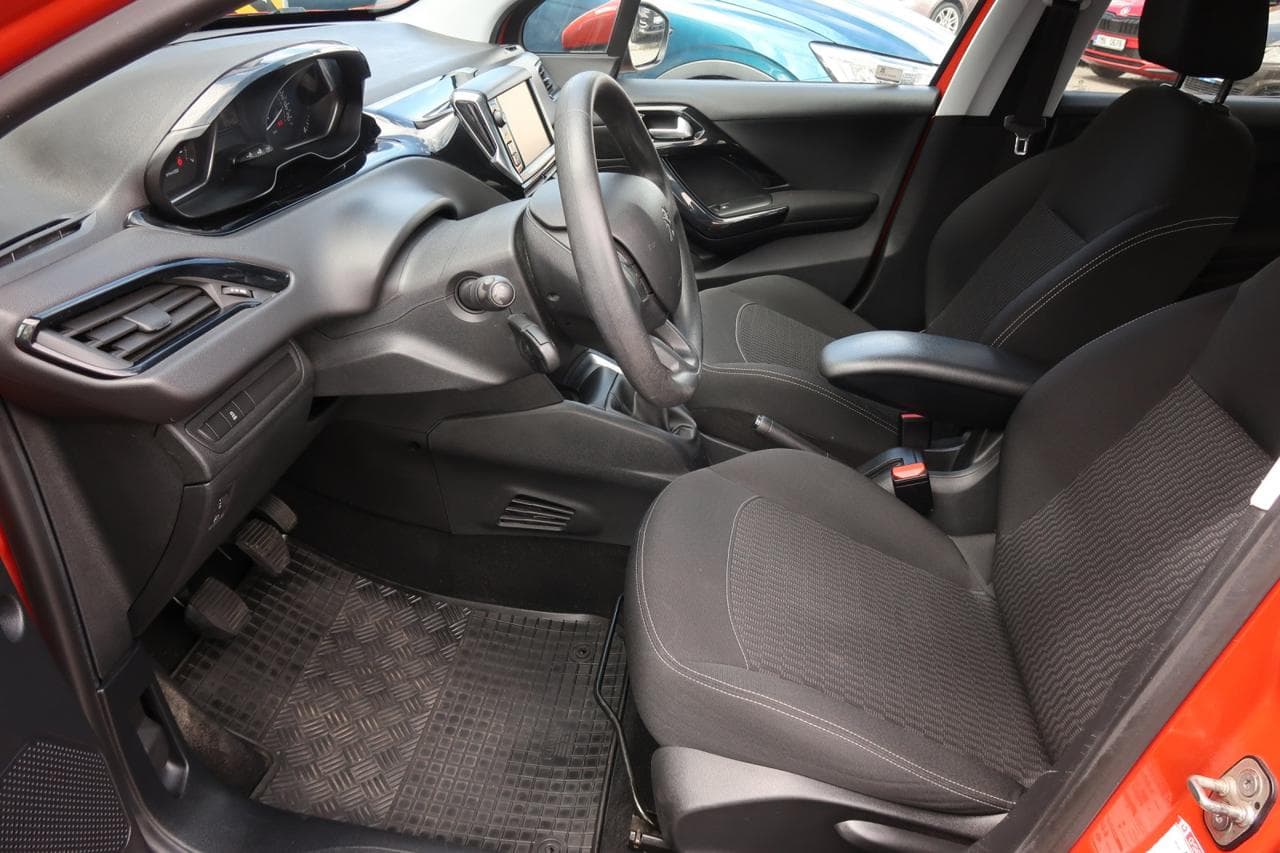 2016 Peugeot 208 - 19