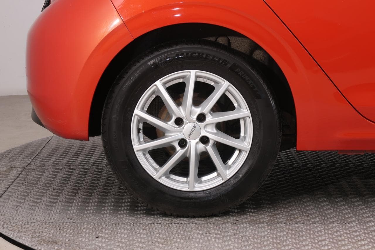 2016 Peugeot 208 - 30