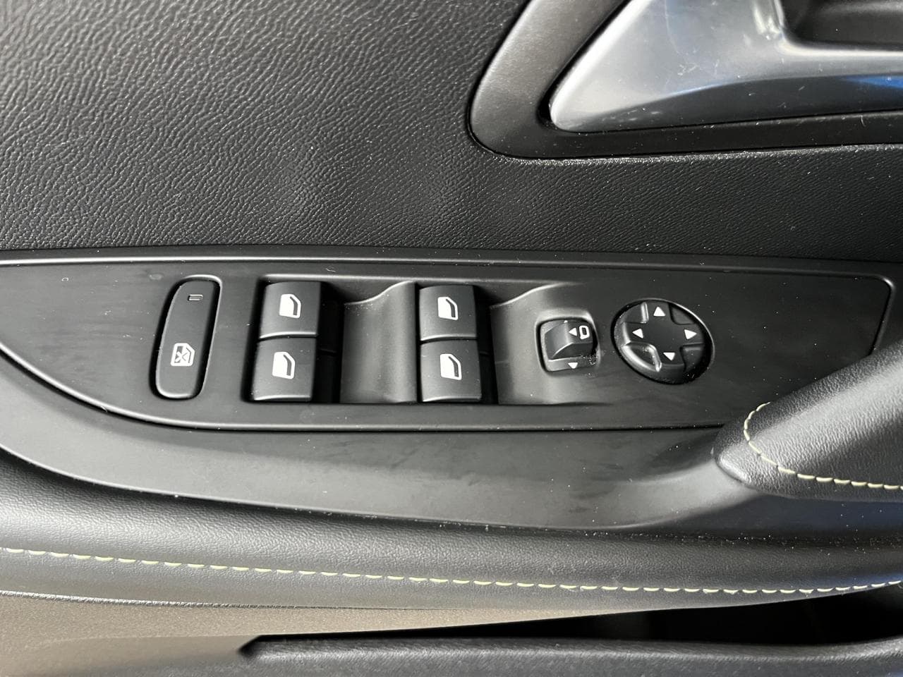 2019 Peugeot 208 - 12