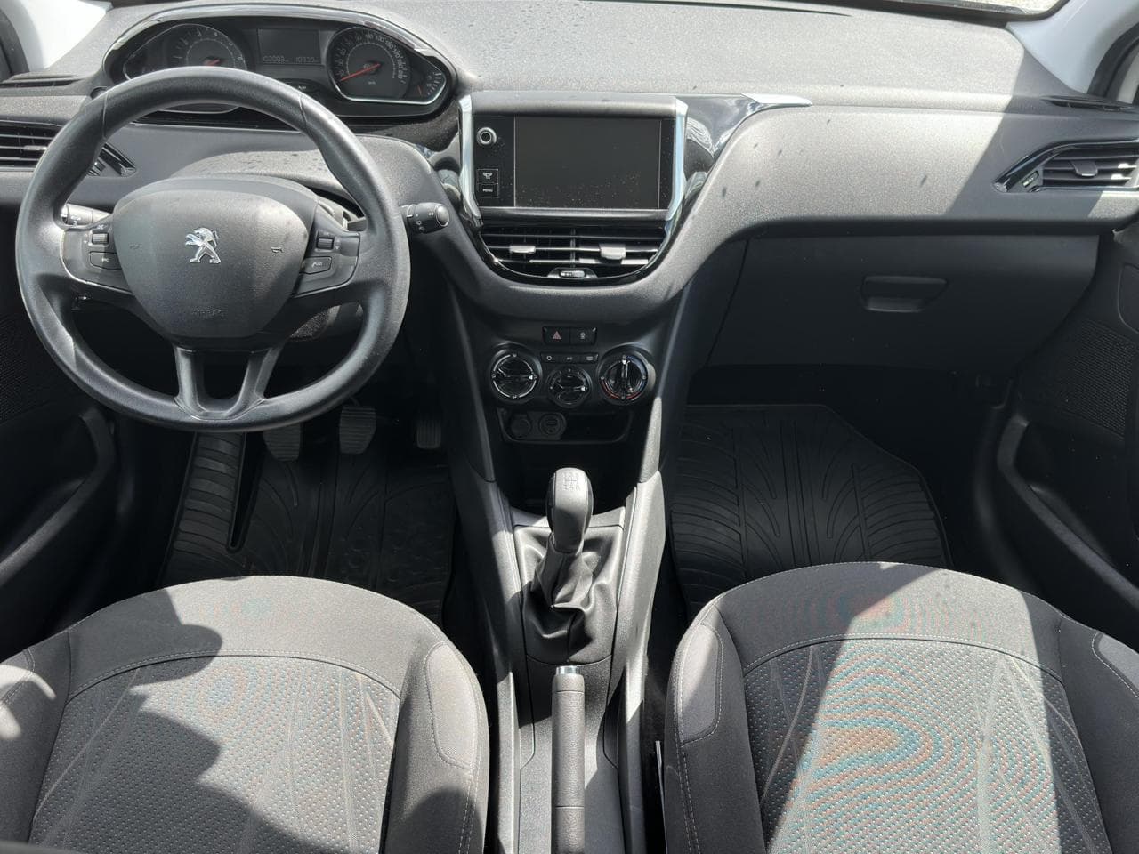 2012 Peugeot 208 - 14