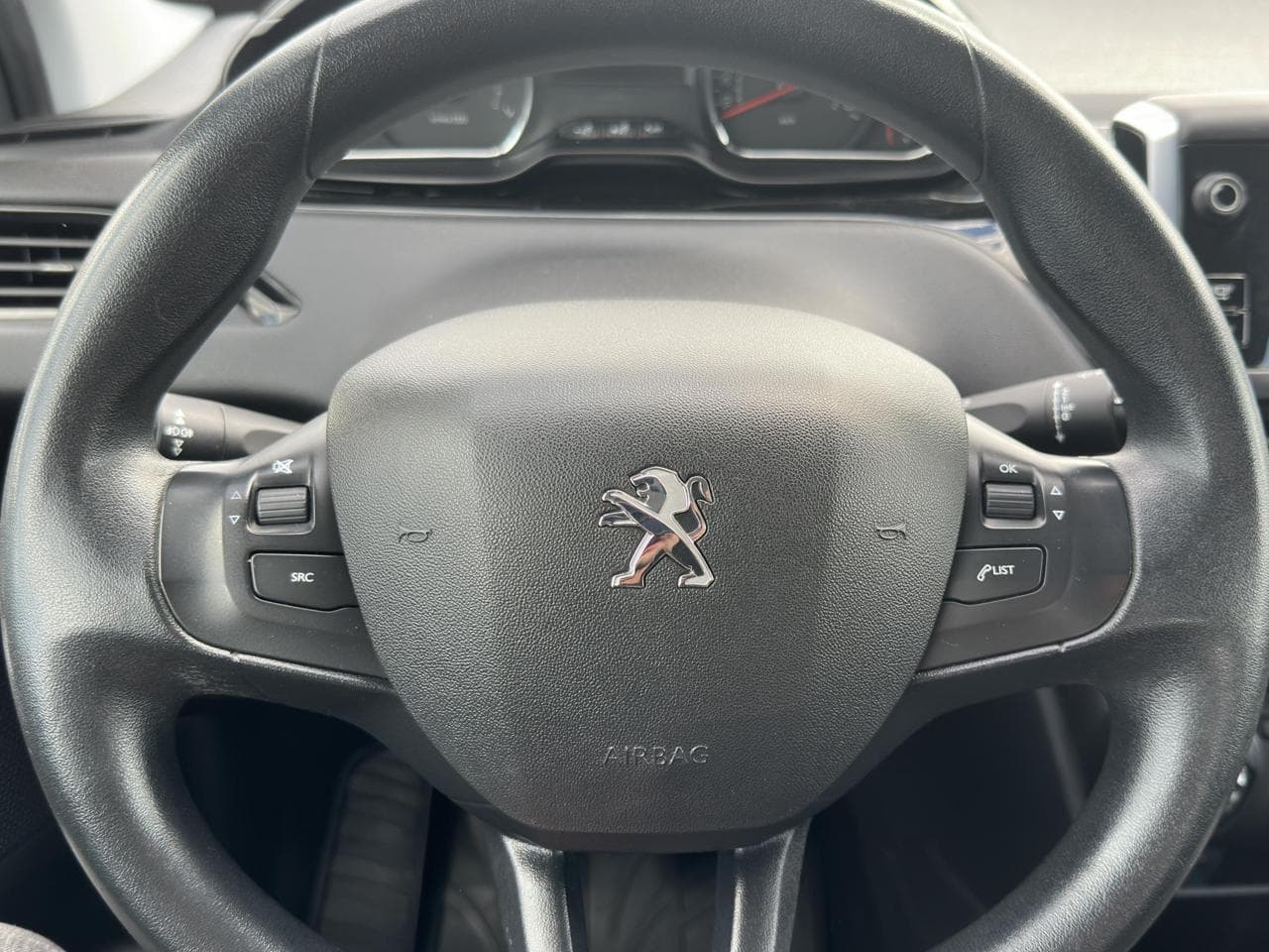 2012 Peugeot 208 - 22