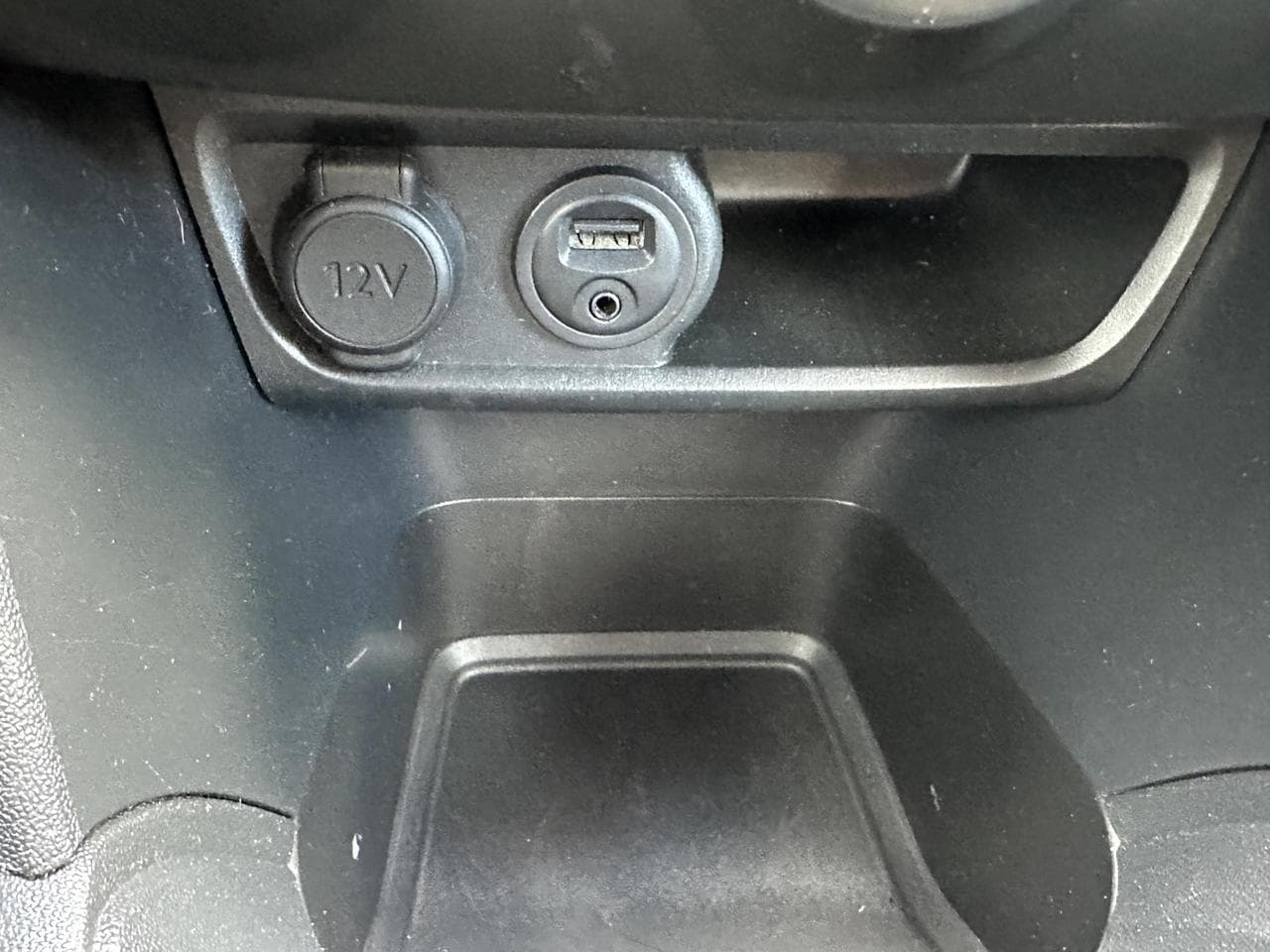 2012 Peugeot 208 - 31