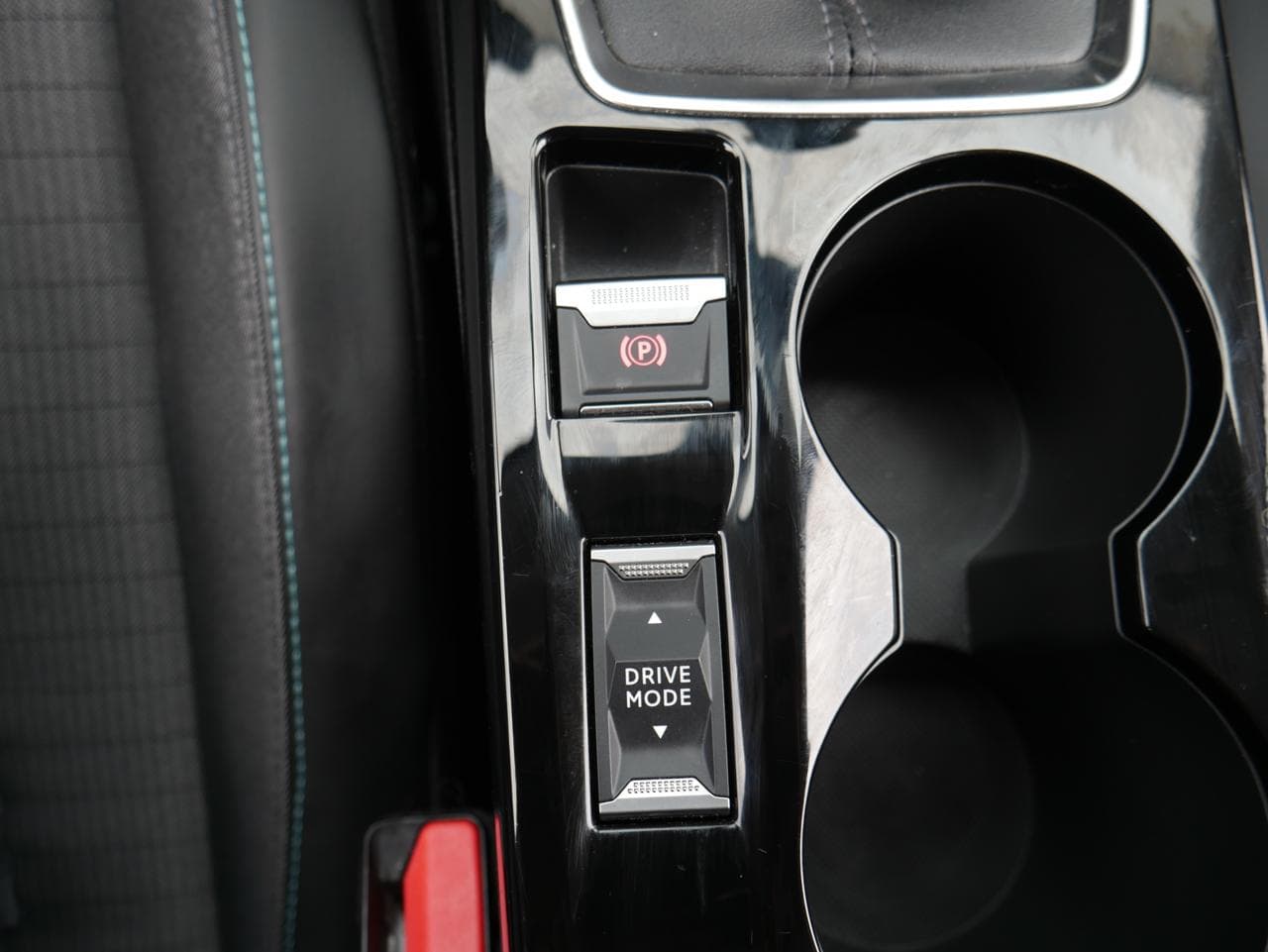 2021 Peugeot 208 - 24