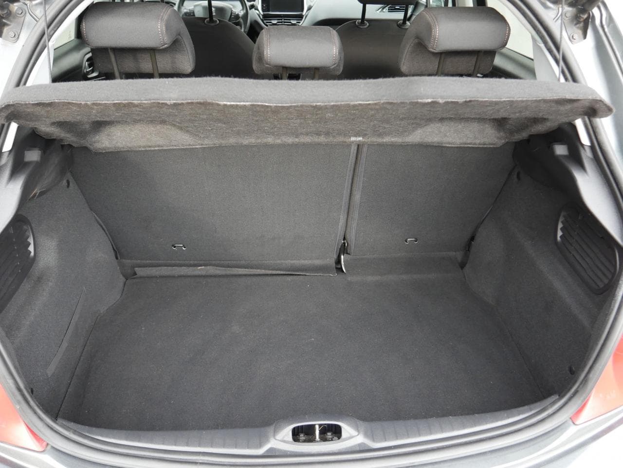 2013 Peugeot 208 - 7