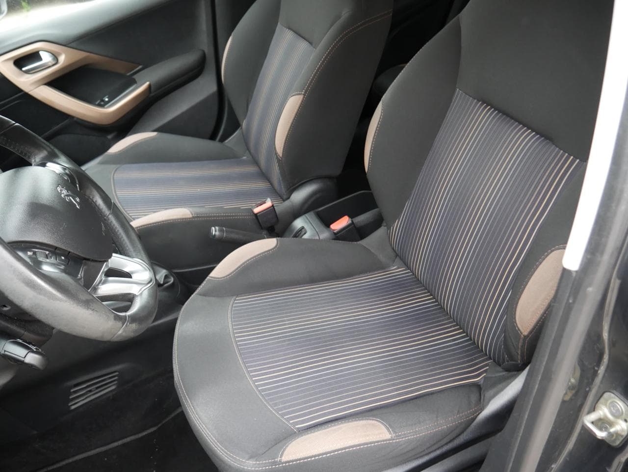 2013 Peugeot 208 - 9