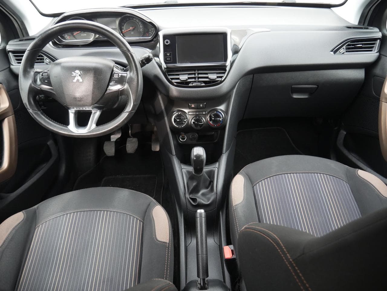 2013 Peugeot 208 - 8