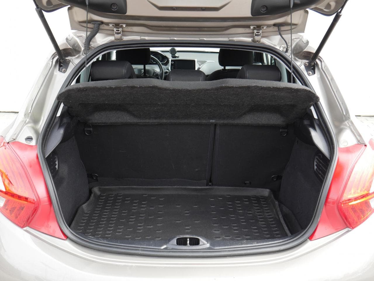 2014 Peugeot 208 - 7
