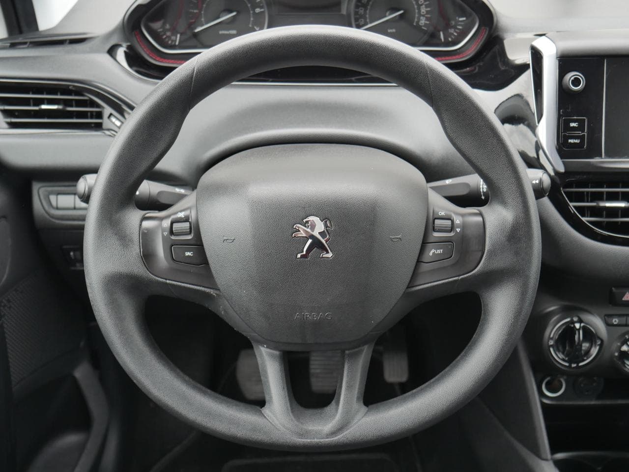 2015 Peugeot 208 - 11