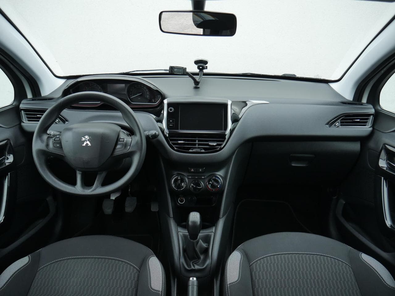 2015 Peugeot 208 - 8