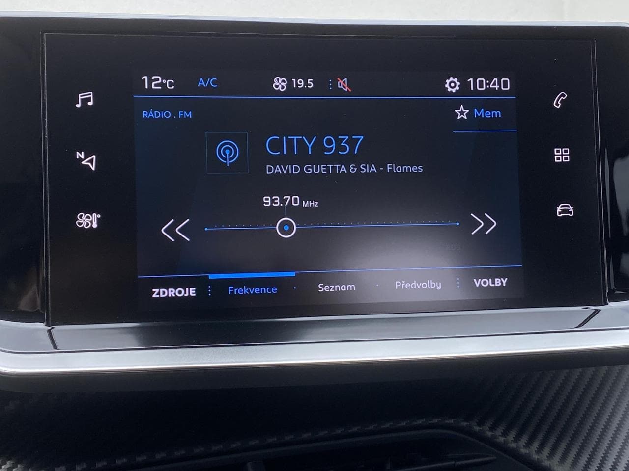 2020 Peugeot 208 - 29