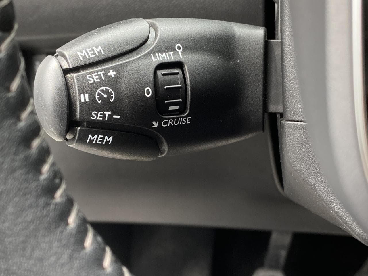 2020 Peugeot 208 - 21