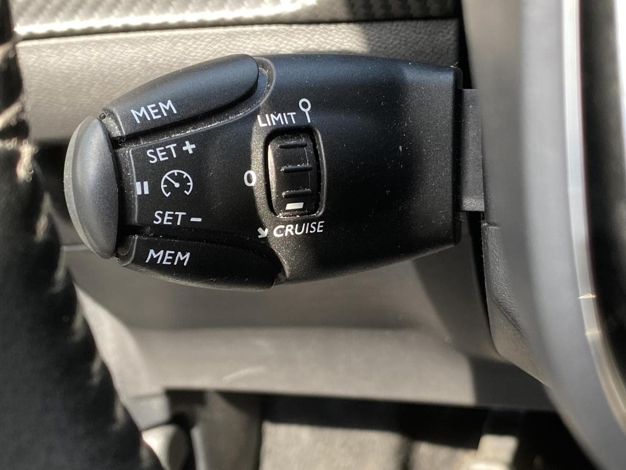 2020 Peugeot 208 - 14