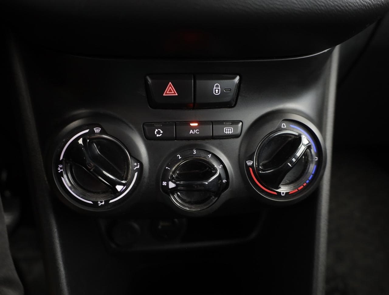 2018 Peugeot 208 - 16