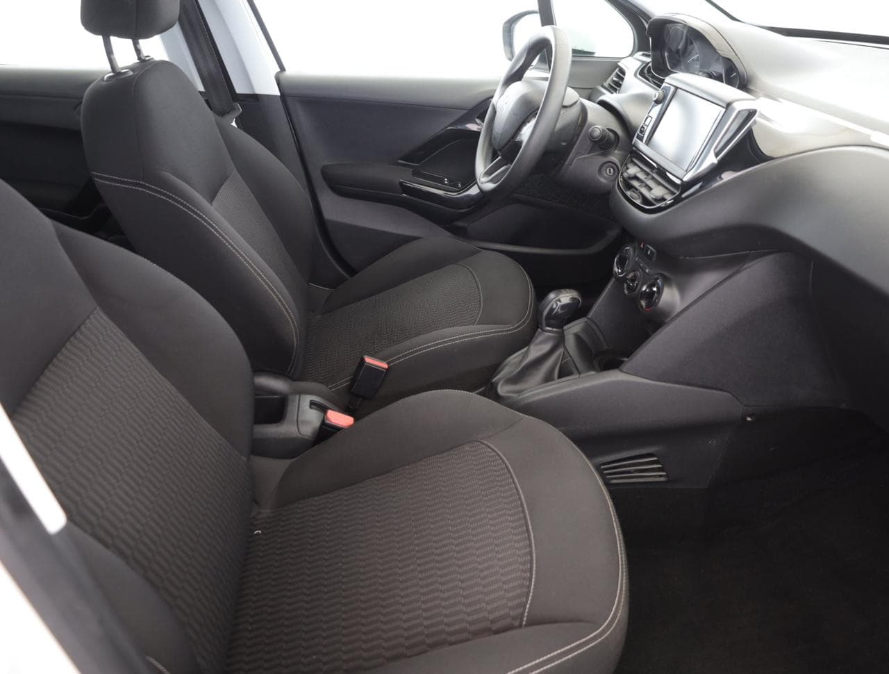 2018 Peugeot 208 - 10