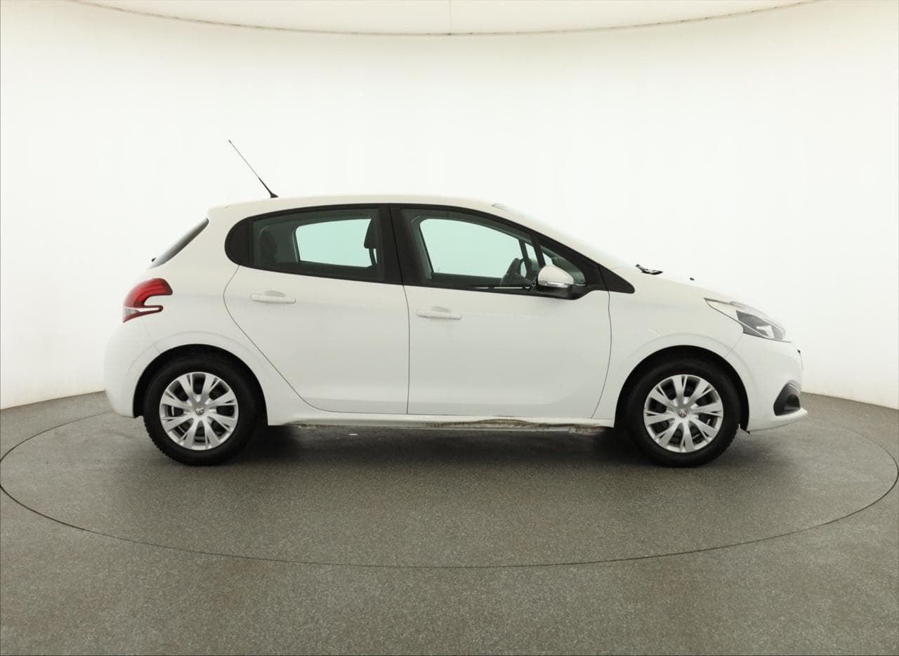 2018 Peugeot 208 - 8