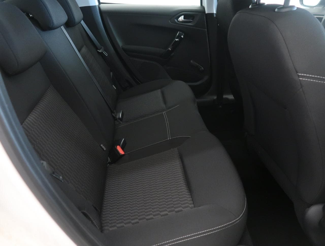 2019 Peugeot 208 - 13