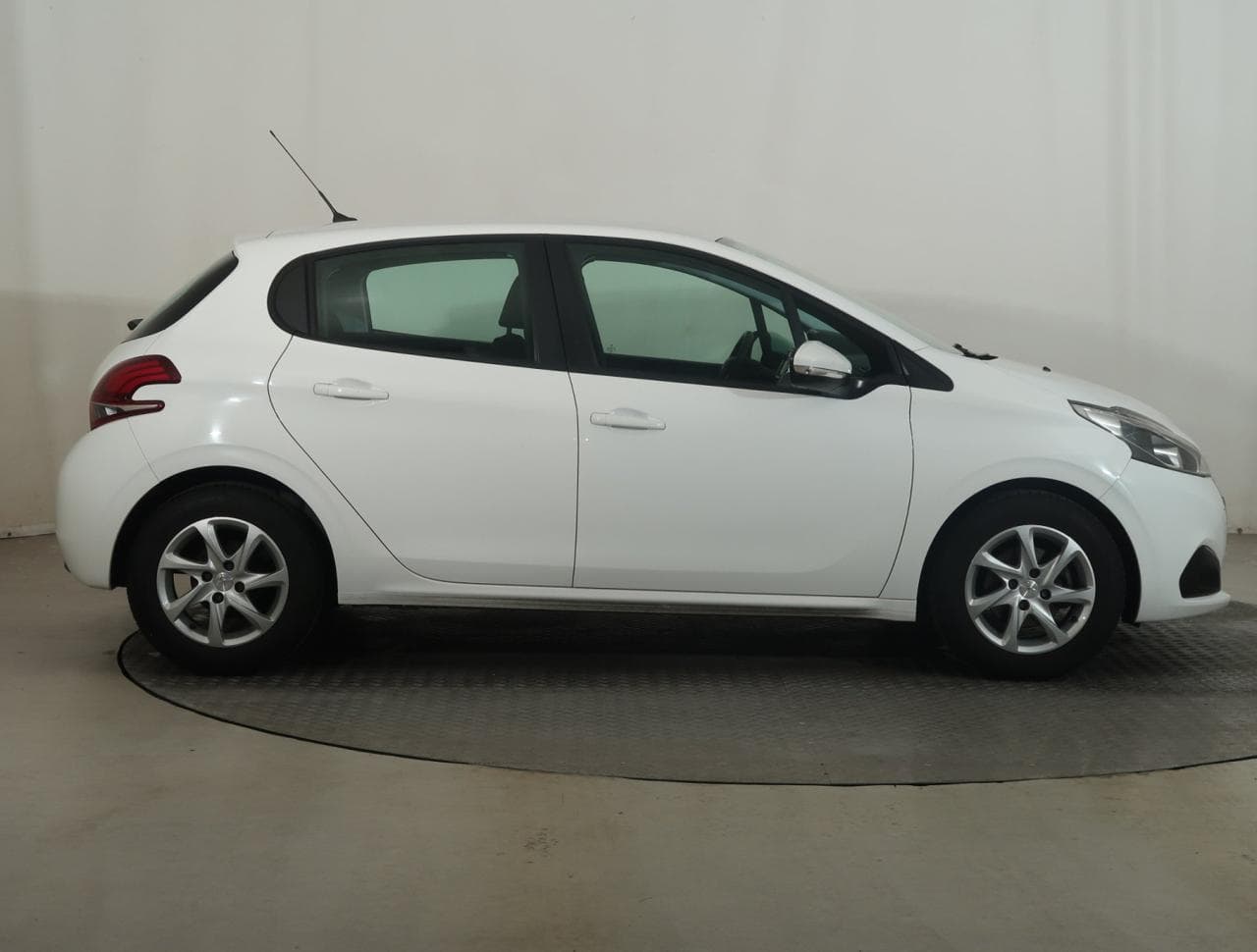 2019 Peugeot 208 - 8