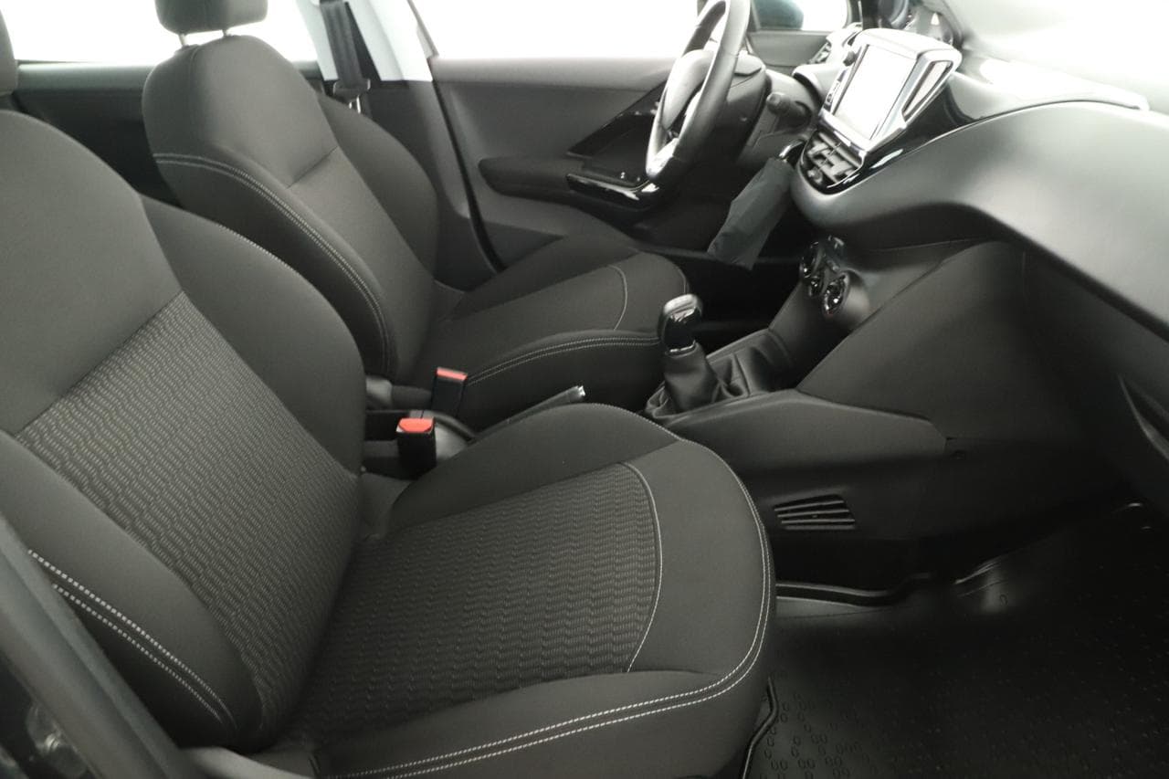2018 Peugeot 208 - 10