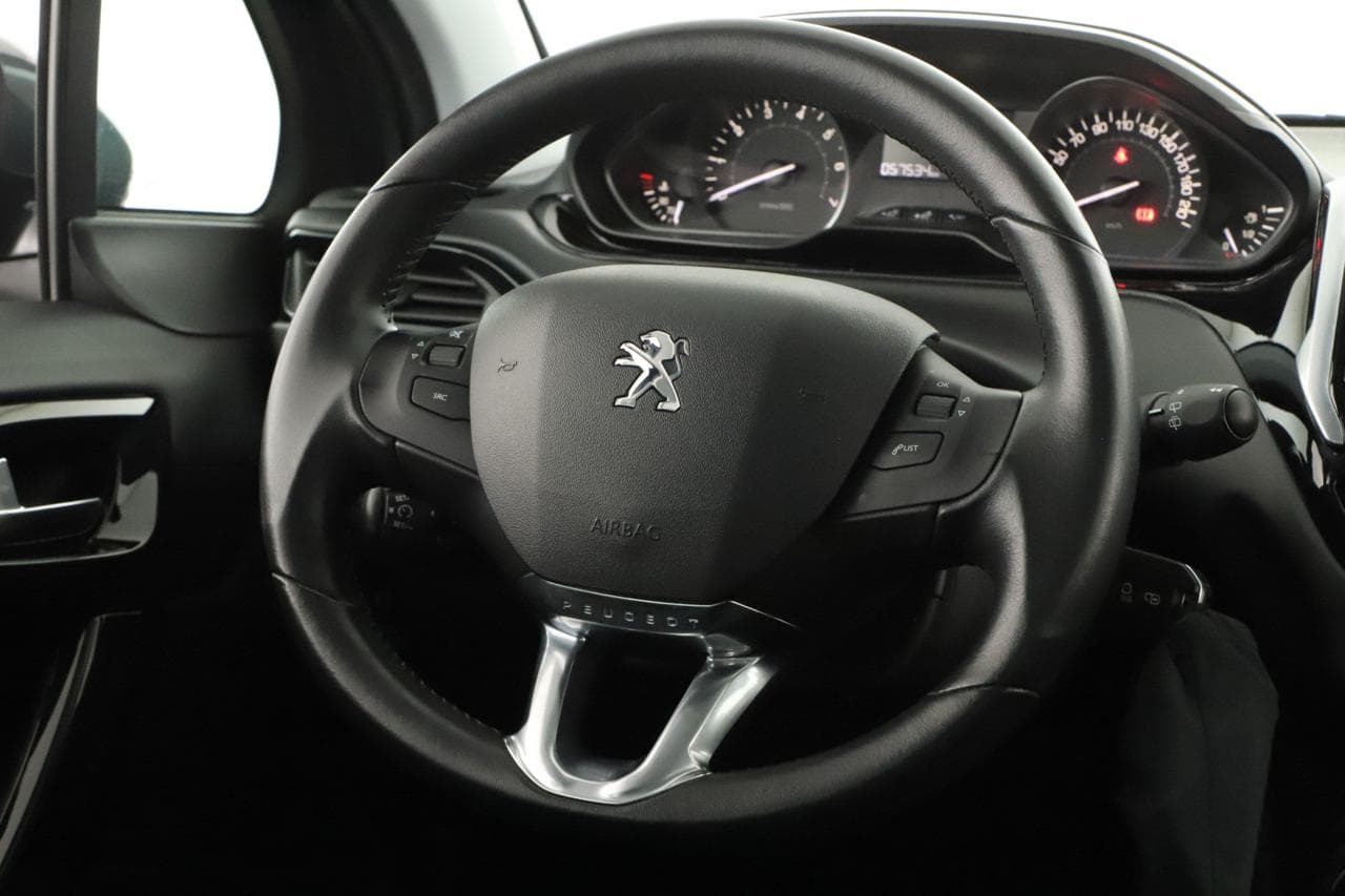 2018 Peugeot 208 - 17