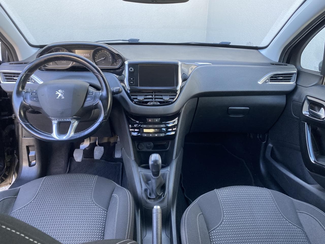 2018 Peugeot 208 - 8
